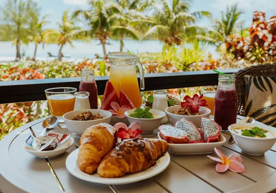 Tropical Breakfast in Aitutaki Tropical Breakfast in Aitutaki